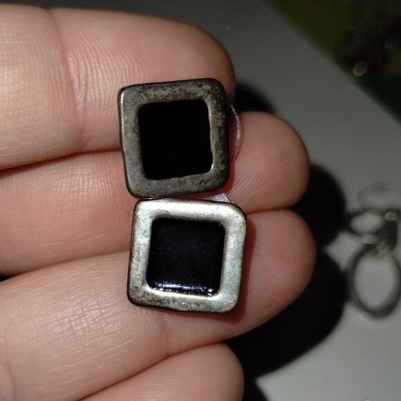 Lot of 5 Pairs of Fashion Jewelry Silver Black White Mixed Pierced Ear Earrings - Picture 2 of 4